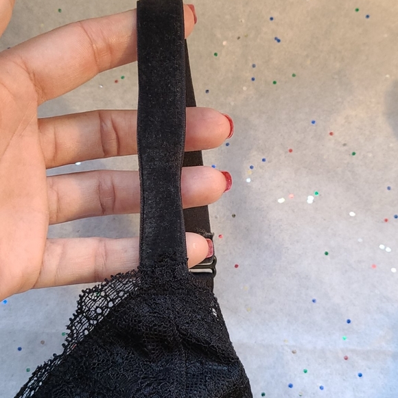 BUY 1 GET 1 FREE VICTORIA SECRET BLACK MESH BRA - Picture 6 of 11